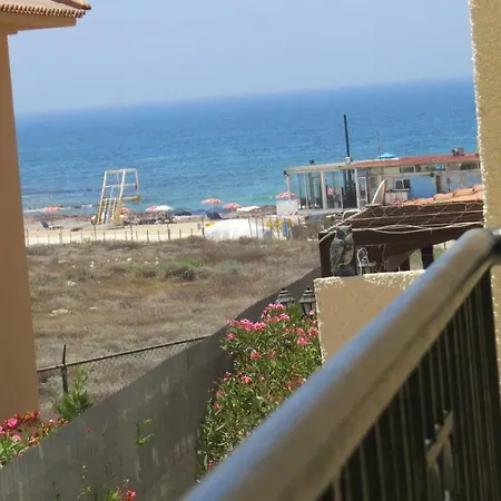 Faros Beach Appartments Пафос