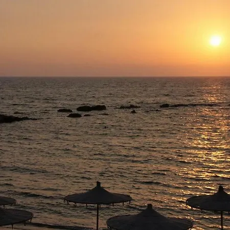 Faros Beach Appartments * Пафос
